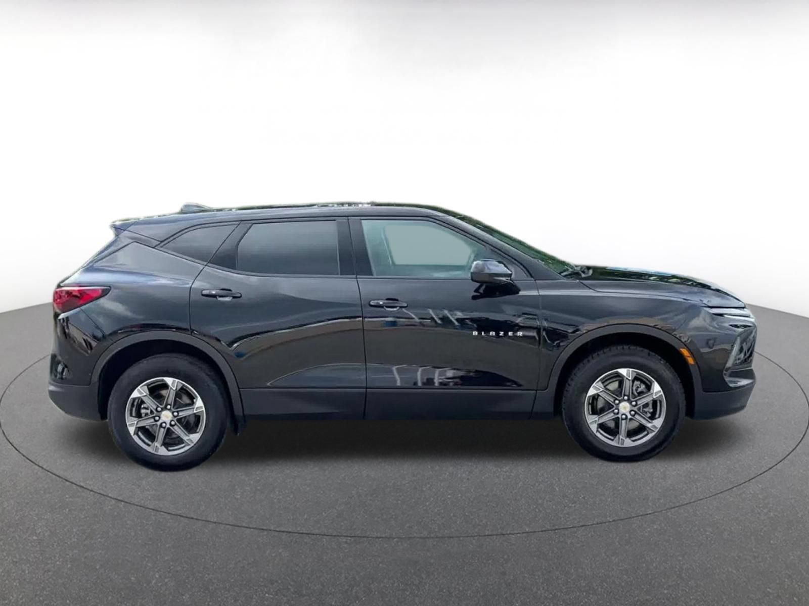 Used 2026 Chevrolet Blazer LT FWD image 15