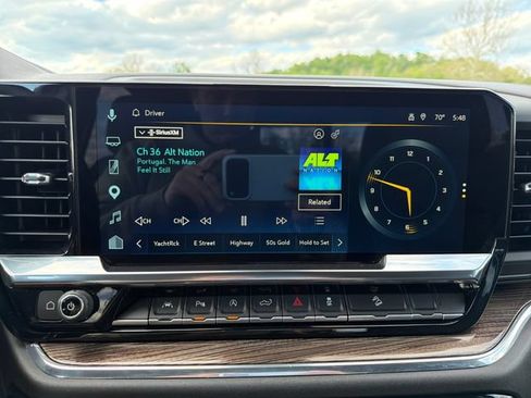 Used 2025 Chevrolet Silverado 1500 LT w/ Z71 Off-Road Package AWD/4WD image 19