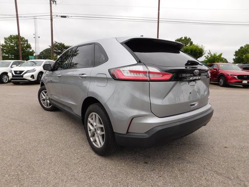 Used 2022 Ford Edge SE AWD/4WD image 6