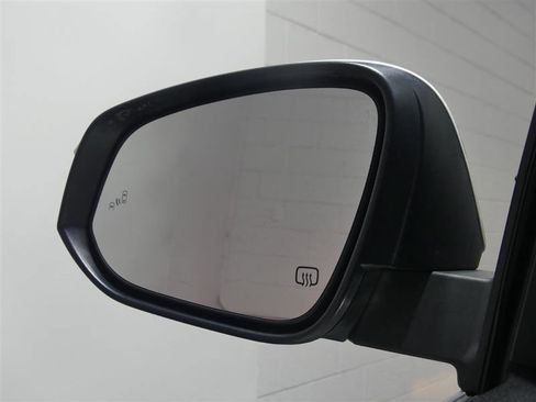 Used 2015 Toyota Highlander Limited Platinum image 13