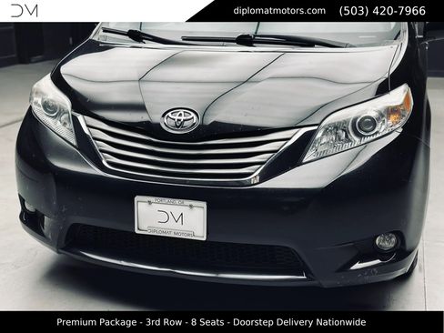 Used 2011 Toyota Sienna XLE w/ Premium Pkg FWD image 14