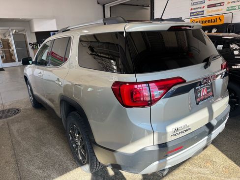 Used 2017 GMC Acadia SLT AWD/4WD image 7