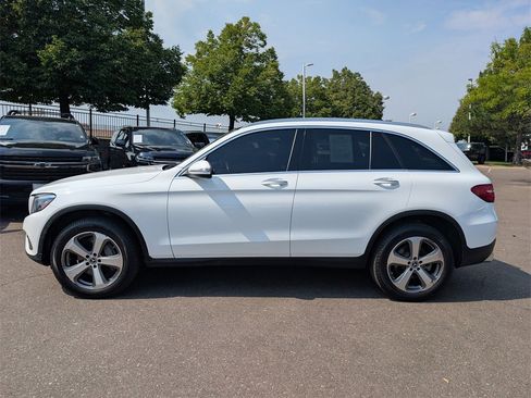 Used 2019 Mercedes-Benz GLC 300 4MATIC image 2