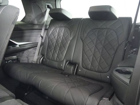 Used 2026 BMW X7 xDrive40i w/ M Sport Package image 16