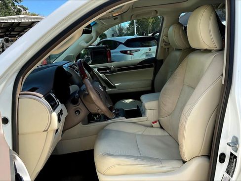 Used 2015 Lexus GX 460 w/ Premium Package image 8