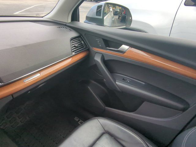 Used 2021 Audi Q5 2.0T Premium w/ Convenience Package AWD/4WD image 19