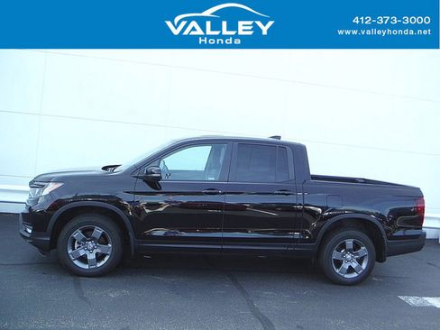 Used 2024 Honda Ridgeline TrailSport image 2