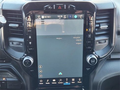 Used 2024 RAM 2500 Limited image 12