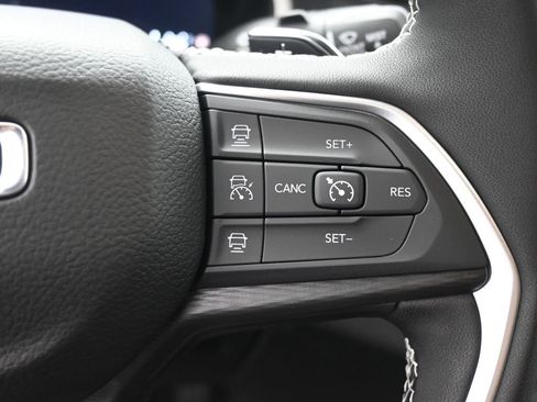 New 2025 Jeep Grand Cherokee Laredo image 23