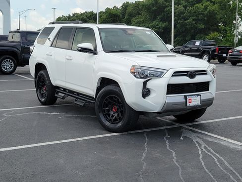 Certified 2022 Toyota 4Runner TRD Off-Road Premium w/ TRD Black Wheel Package (TMS) AWD/4WD image 31
