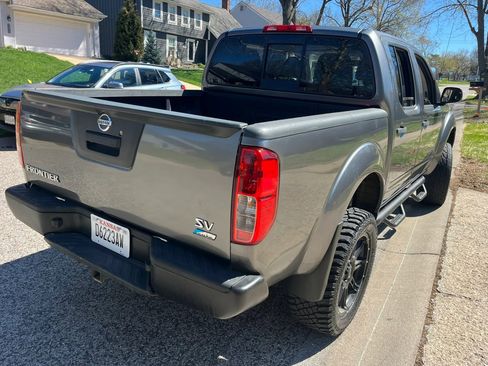 Used 2019 Nissan Frontier SV RWD image 6