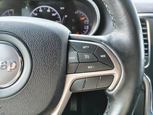 Used 2018 Jeep Grand Cherokee Altitude AWD/4WD image 28