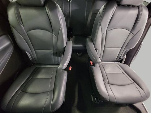 Used 2024 Buick Enclave Essence w/ Sport Touring Edition image 23