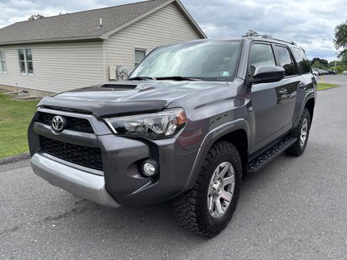 Used 2016 Toyota 4Runner Trail AWD/4WD image 8