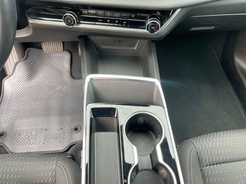 Used 2025 Chevrolet Equinox LT image 40