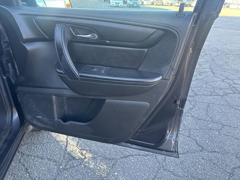 Used 2014 Chevrolet Traverse LT image 46