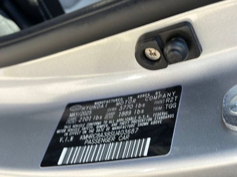 Used 2025 Hyundai Venue SEL FWD image 13