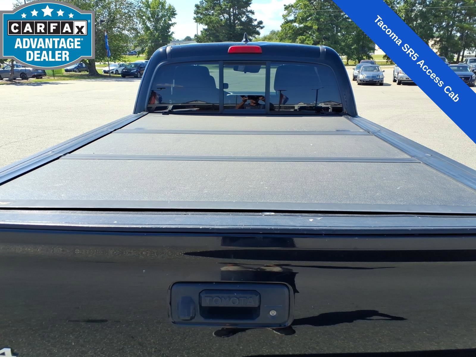 Used 2018 Toyota Tacoma SR5 w/ SR5 Appearance Package (SM) AWD/4WD image 10