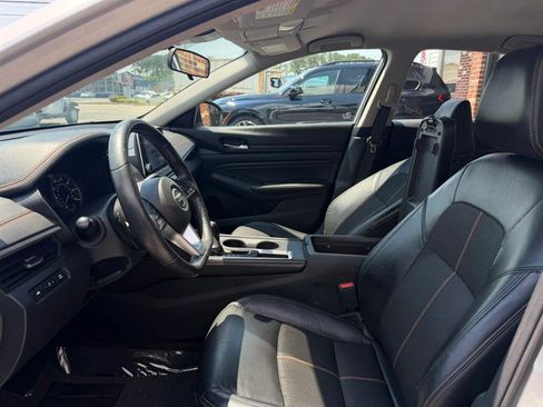Used 2022 Nissan Altima 2.5 SR FWD image 18