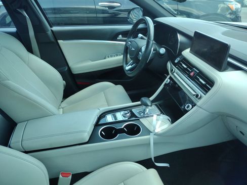 Used 2025 Genesis G70 2.5T AWD/4WD image 4