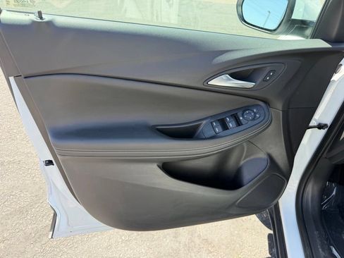 Used 2025 Buick Encore GX Preferred FWD image 19