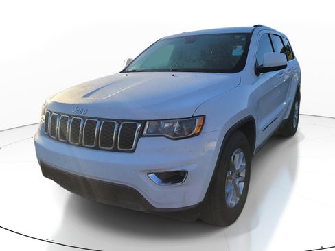 Used 2021 Jeep Grand Cherokee Laredo w/ Security & Convenience Group RWD image 3