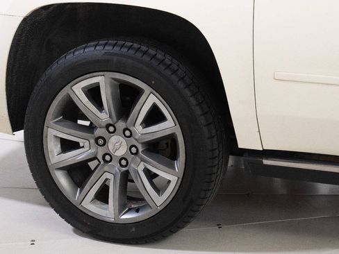 Used 2015 Chevrolet Suburban LTZ RWD image 64