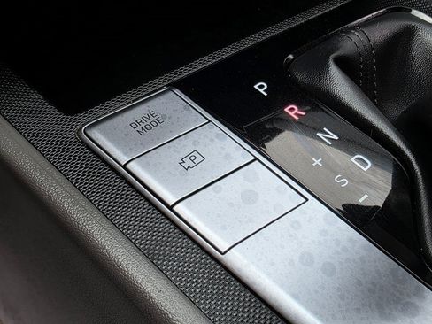 Certified 2024 Hyundai Elantra SEL image 31