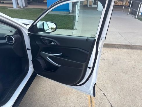 Used 2024 Chevrolet Trax LS w/ LS Convenience Package FWD image 21