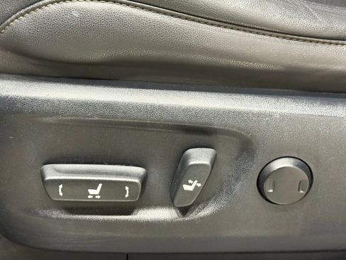 Used 2016 Lexus GX 460 image 17