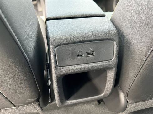 New 2026 Chevrolet Trax LT w/ Sunroof Package FWD image 16