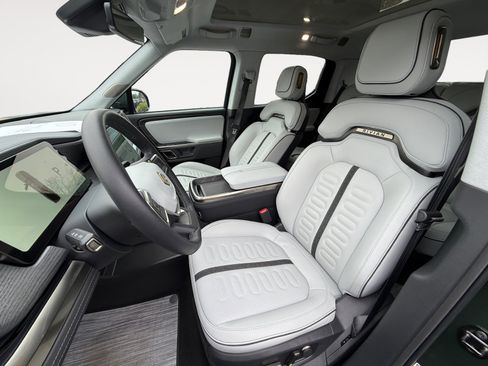 Used 2024 Rivian R1T Adventure image 10