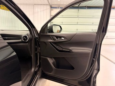 Used 2025 Chevrolet Equinox LT AWD/4WD image 10