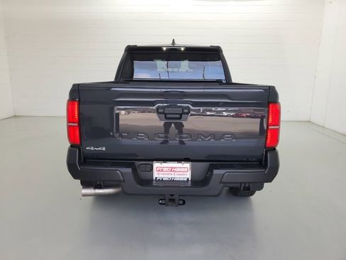 Used 2025 Toyota Tacoma SR image 6