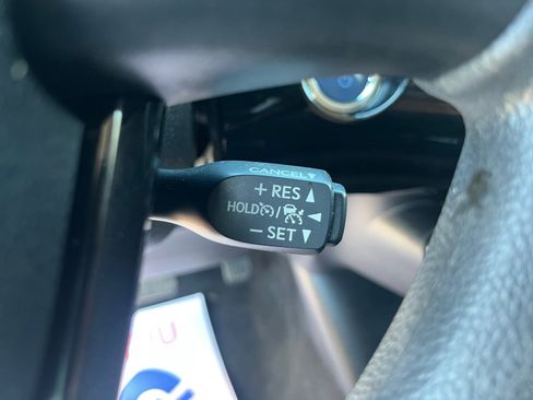 Used 2019 Toyota Prius image 24