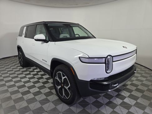 Used 2024 Rivian R1S Adventure AWD/4WD image 7