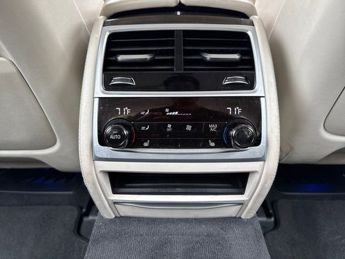 Used 2018 BMW 750i xDrive AWD/4WD image 35