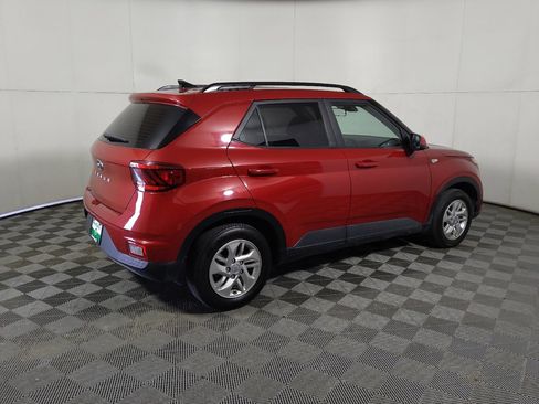 Used 2020 Hyundai Venue SEL FWD image 10