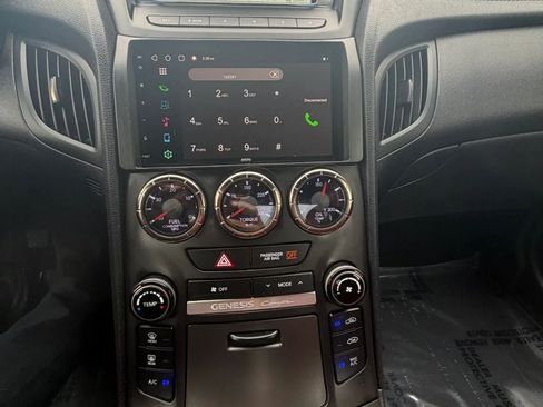 Used 2013 Hyundai Genesis 3.8 RWD image 10