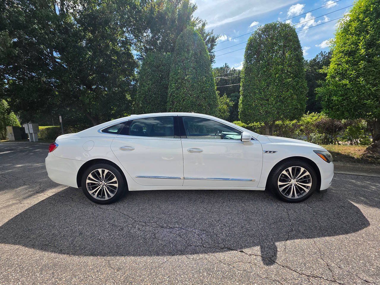 Used 2018 Buick LaCrosse Essence FWD image 6