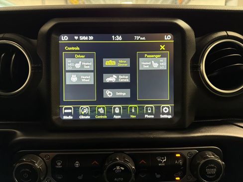 Used 2022 Jeep Wrangler Unlimited Sahara w/ Cold Weather Group AWD/4WD image 11