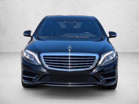 Used 2017 Mercedes-Benz S 550 Sedan image 2