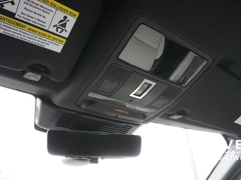 Used 2025 Land Rover Discovery Sport Dynamic SE image 16