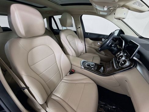 Used 2018 Mercedes-Benz GLC 300 4MATIC image 27