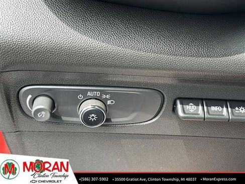 Used 2023 Buick Envision Avenir image 18