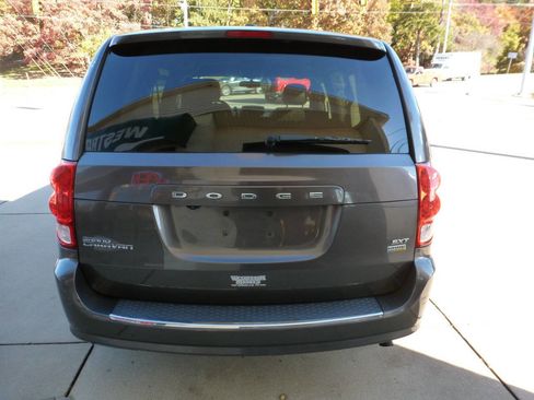 Used 2017 Dodge Grand Caravan SXT FWD image 8