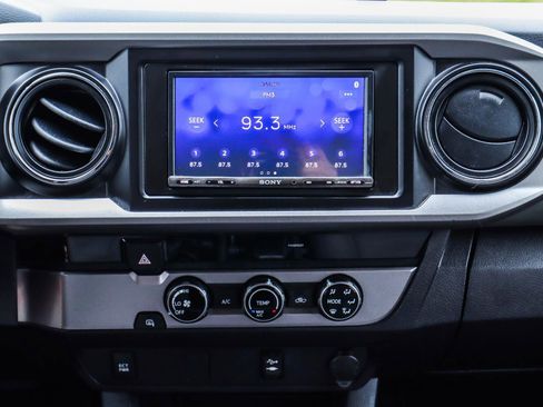 Used 2017 Toyota Tacoma SR5 w/ Tow Package image 22