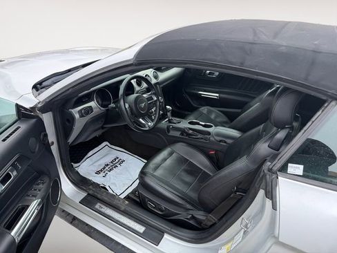 Used 2018 Ford Mustang Premium RWD image 9