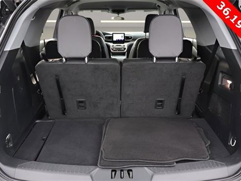 Used 2023 Ford Explorer XLT w/ Equipment Group 202A image 18