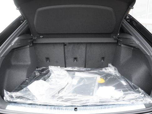 New 2025 Audi Q3 2.0T Premium image 26